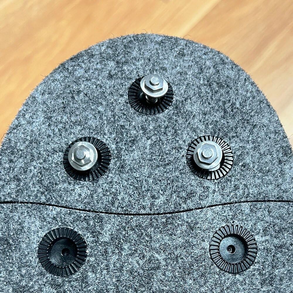 Complete screw-in stud kit for wading boots and ice boots