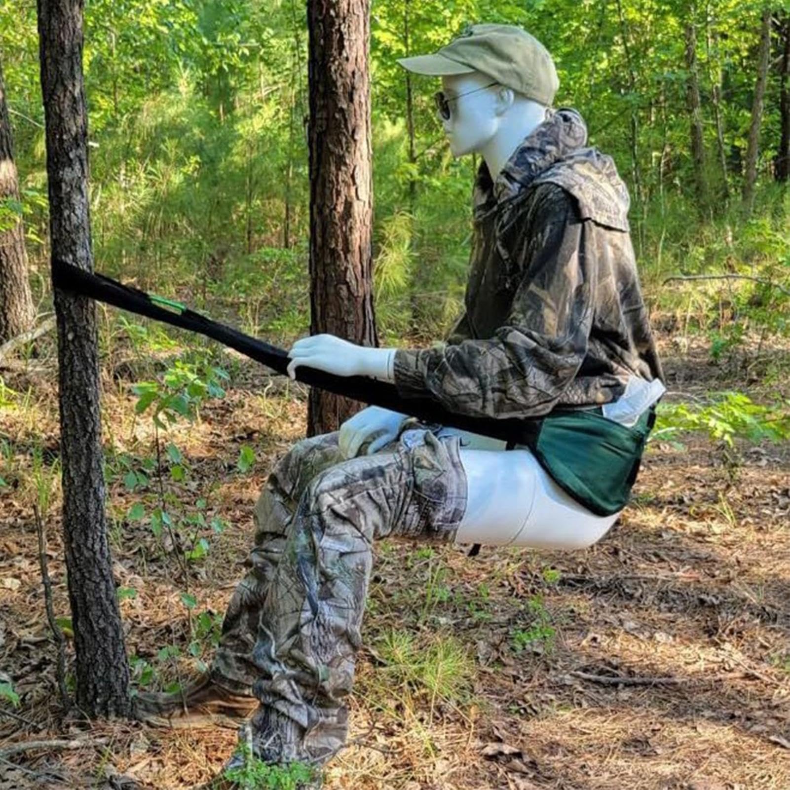 LAFANDE Crap Strap with adjustable waistband ensures a secure, comfortable fit outdoors.