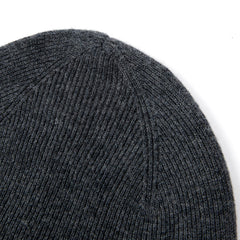 Interior polyester lining of the beanie