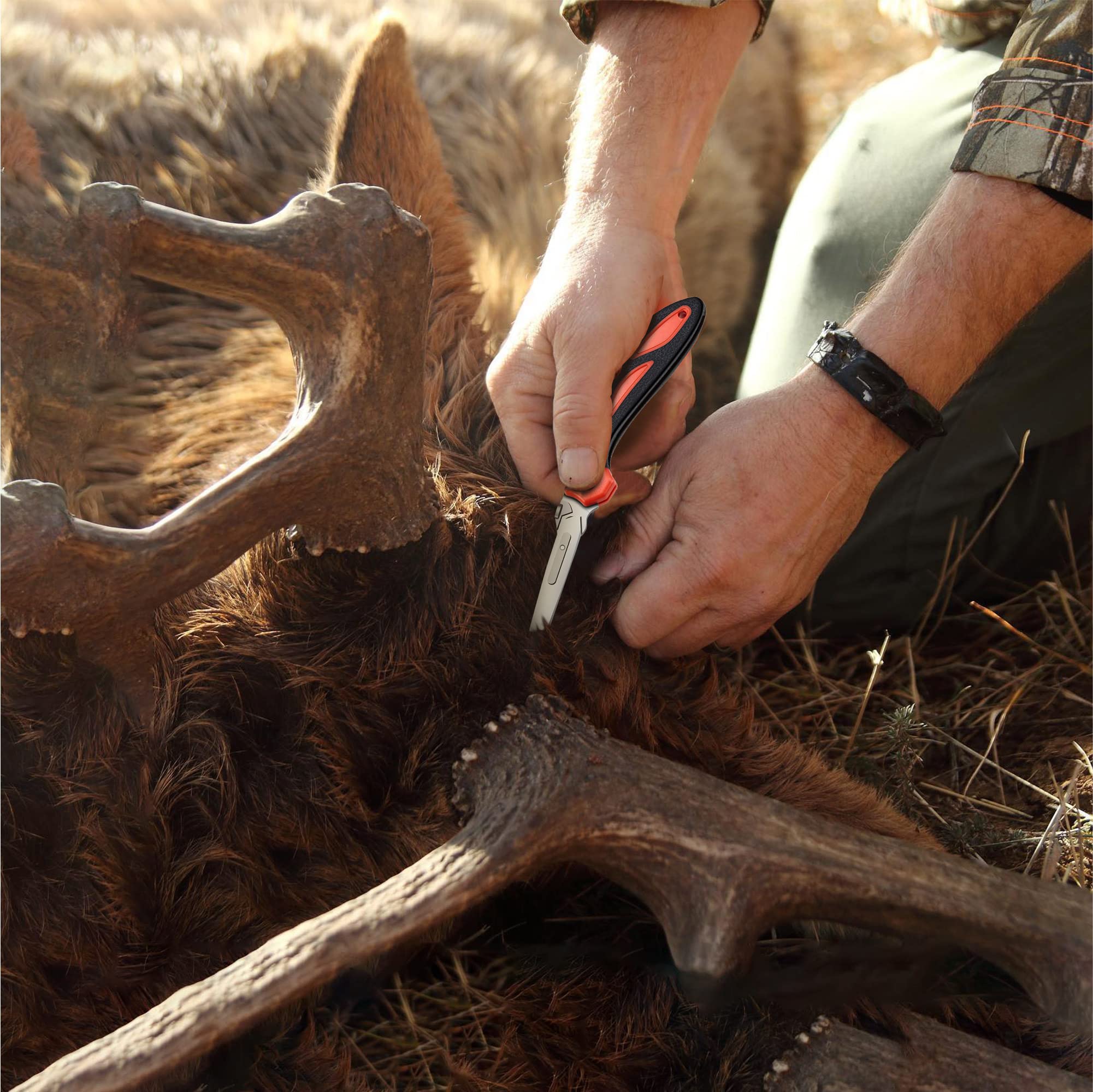 Lancergear stainless steel pocket clip keeps knife secure during movement.