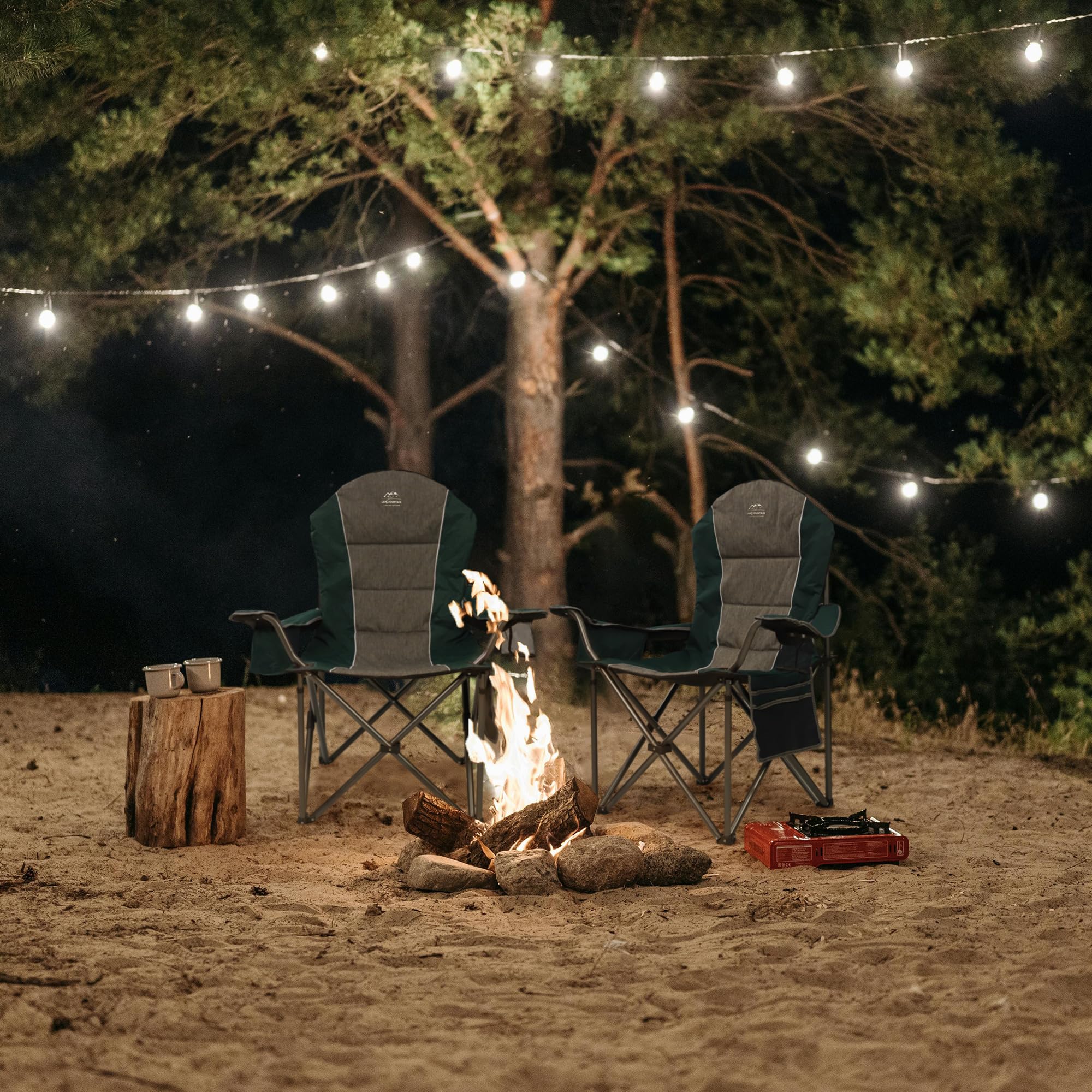 LANMOUNTAIN camping chair with cup holder keeps drinks within reach.