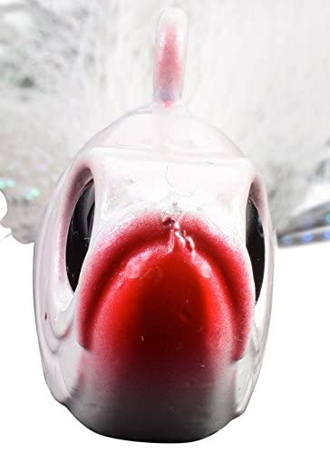 Close-up of 3D eyes, hook, and holographic strips on bucktail