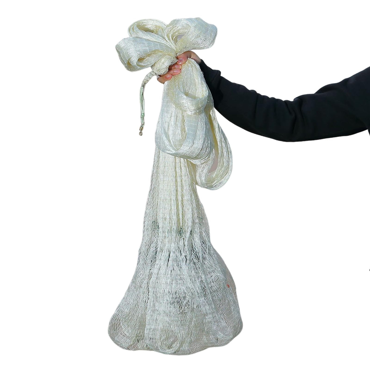 Lawaia cast net 4m white close-up highlights durable multifilament nylon.