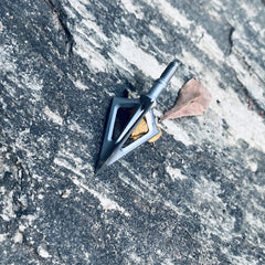LEANPRO six-pack broadheads provide quick on-field replacements