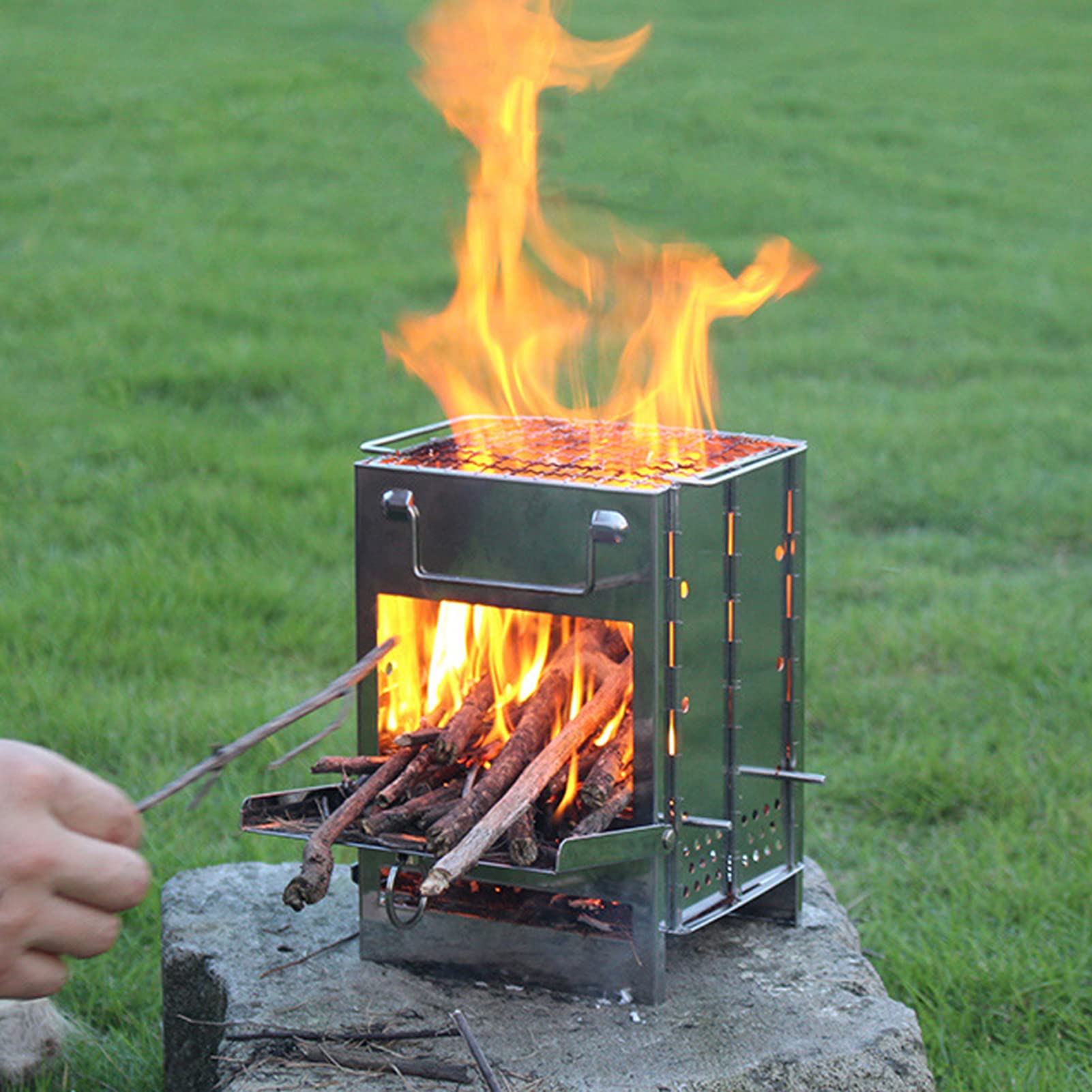 Leapiture stove with stainless steel mesh back plate provides stable grilling surface