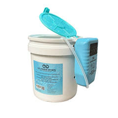 LEE FISHER SPORTS closeup of vented opening lid promoting airflow and bait freshness