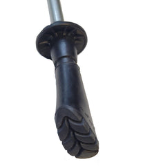 Lightweight aluminum upper and carbon lower shafts on LEKI poles for performance.