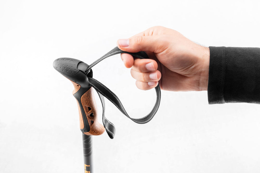 LEKI Khumbu Lite aergon-cor-tec grip provides ergonomic control for extended hikes.