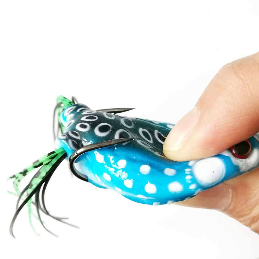 LENPABY topwater frog lure in water - lifelike action