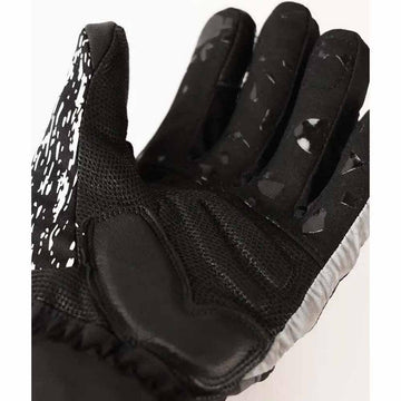 Lenz Heat Glove 7.0 integrated glasses cleaning element keeps lenses clear.