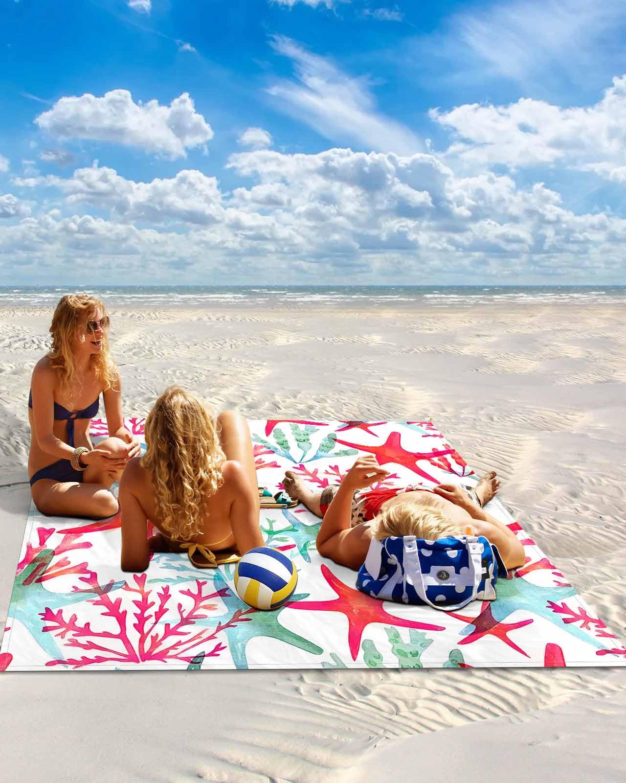 LEQIOLENNG starfish watercolor beach blanket, quick-dry and foldable for travel.