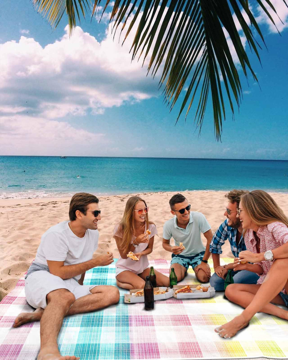 LEQIOLENNG Beach Blanket triangle pocket helps stabilize on windy days.