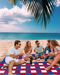 LEQIOLENNG plaid picnic blanket adds style to outdoor meals.