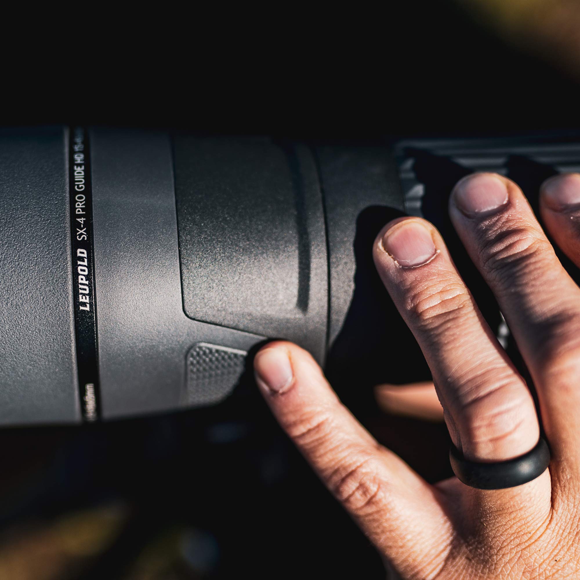 Leupold SX-4 Pro Guide HD dawn-to-dusk clarity for hunting