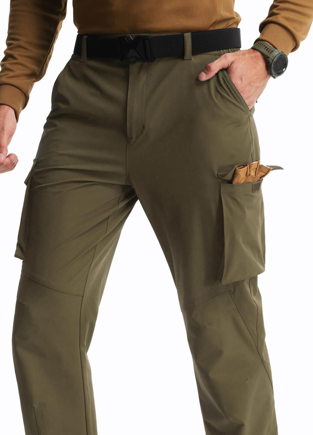 Libin hiking pants show multiple pockets for easy carry of essentials.
