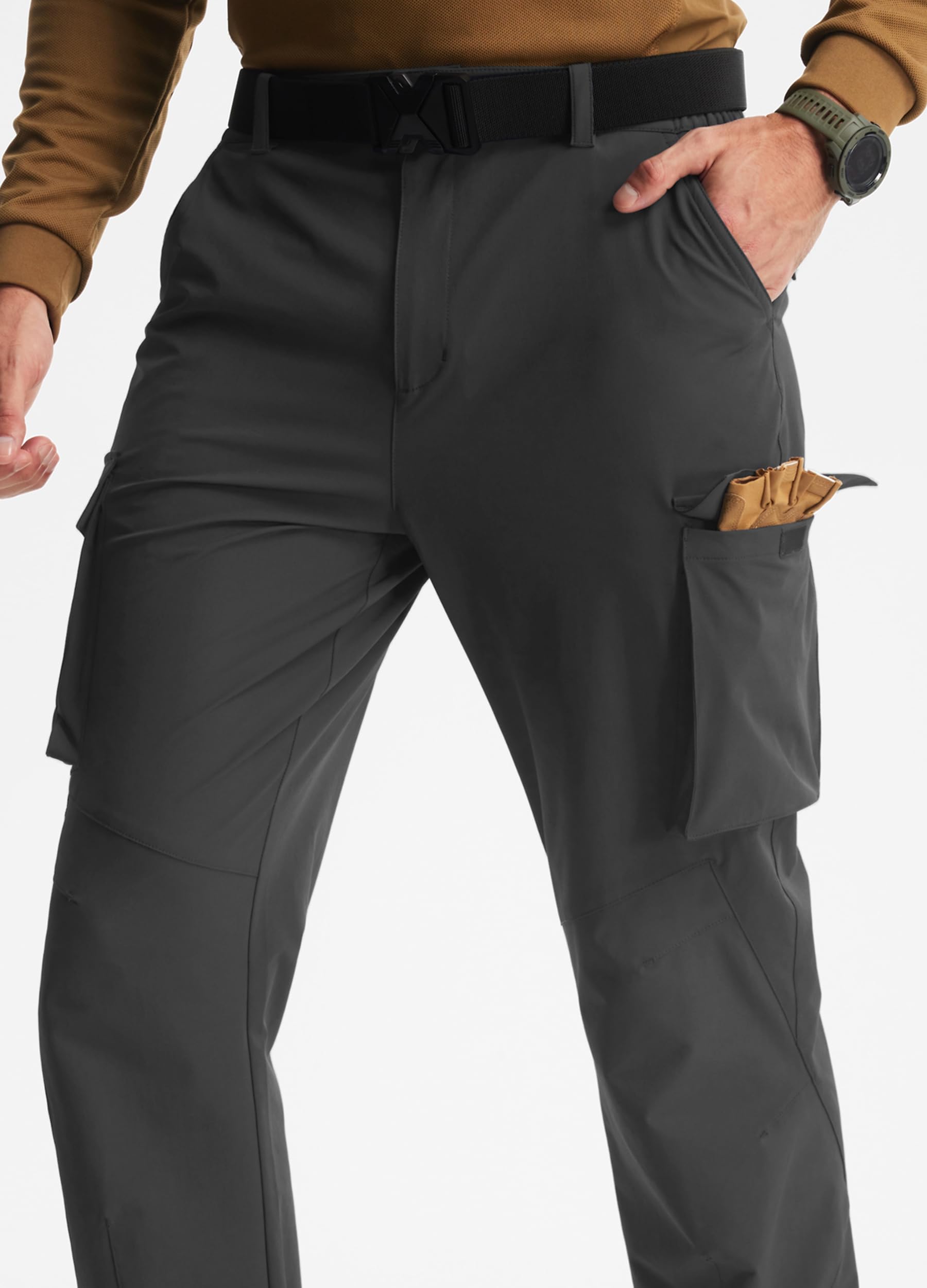 Libin's hiking pants pocket layout highlights multiple secure pockets for essentials.