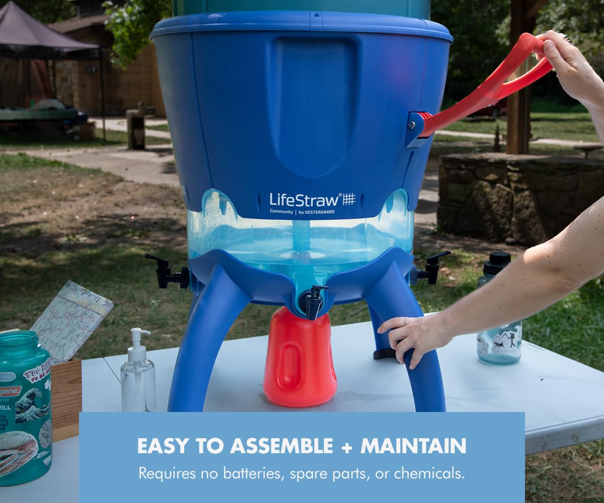 LifeStraw Community built-in backwash handle aids maintenance.