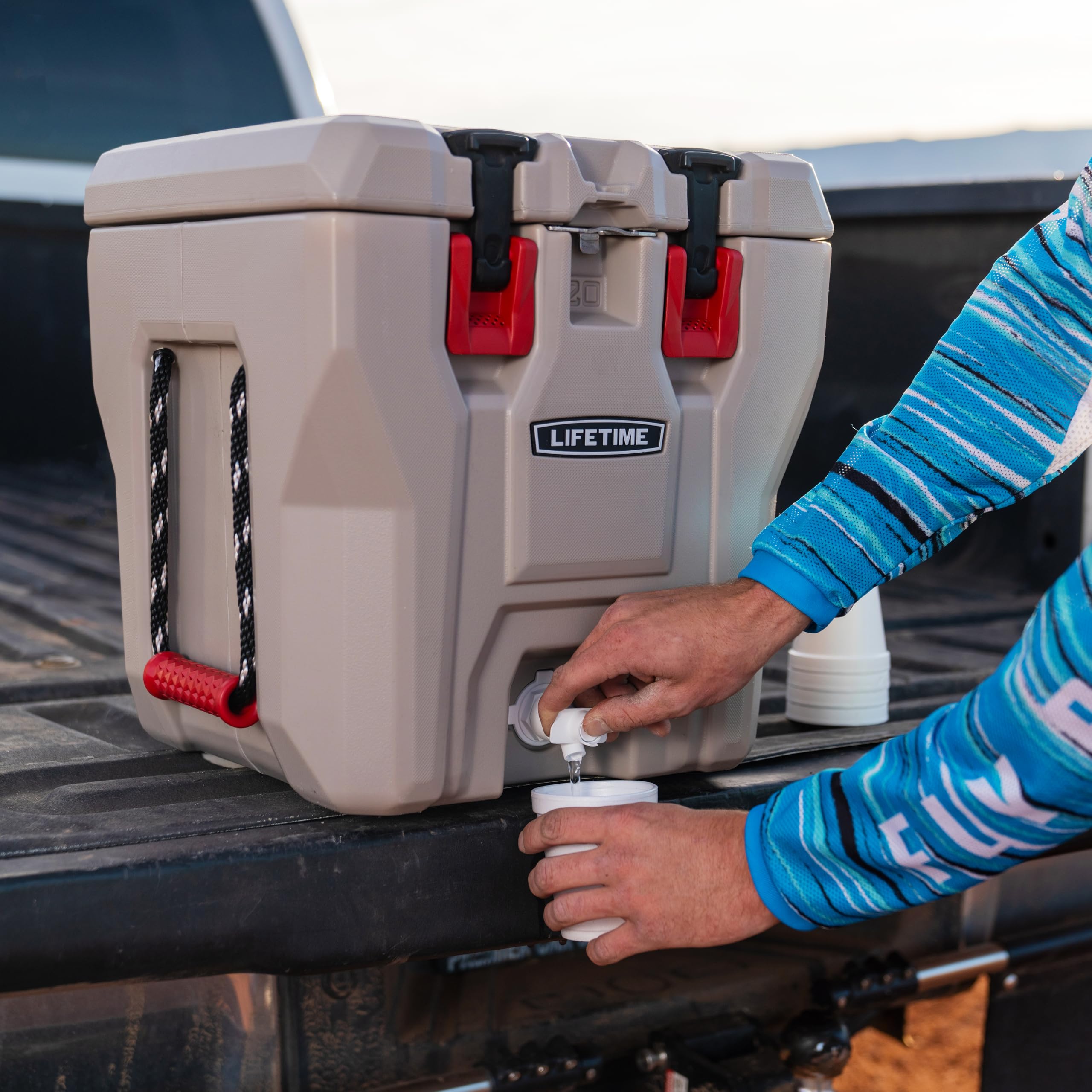 LIFETIME multi-use design suits drinks, snacks, or dry goods.