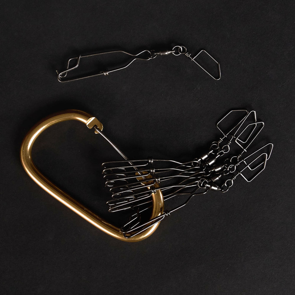 Lifetime Decoys oversized 5-inch HangAll carabiner speeds transport and deployment.