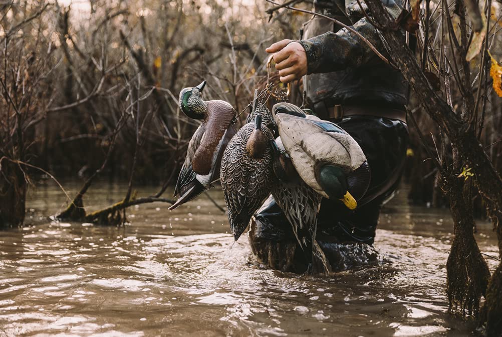 Lifetime Decoys Heyday jerk rig pvc-coated cable resists moisture in marshes