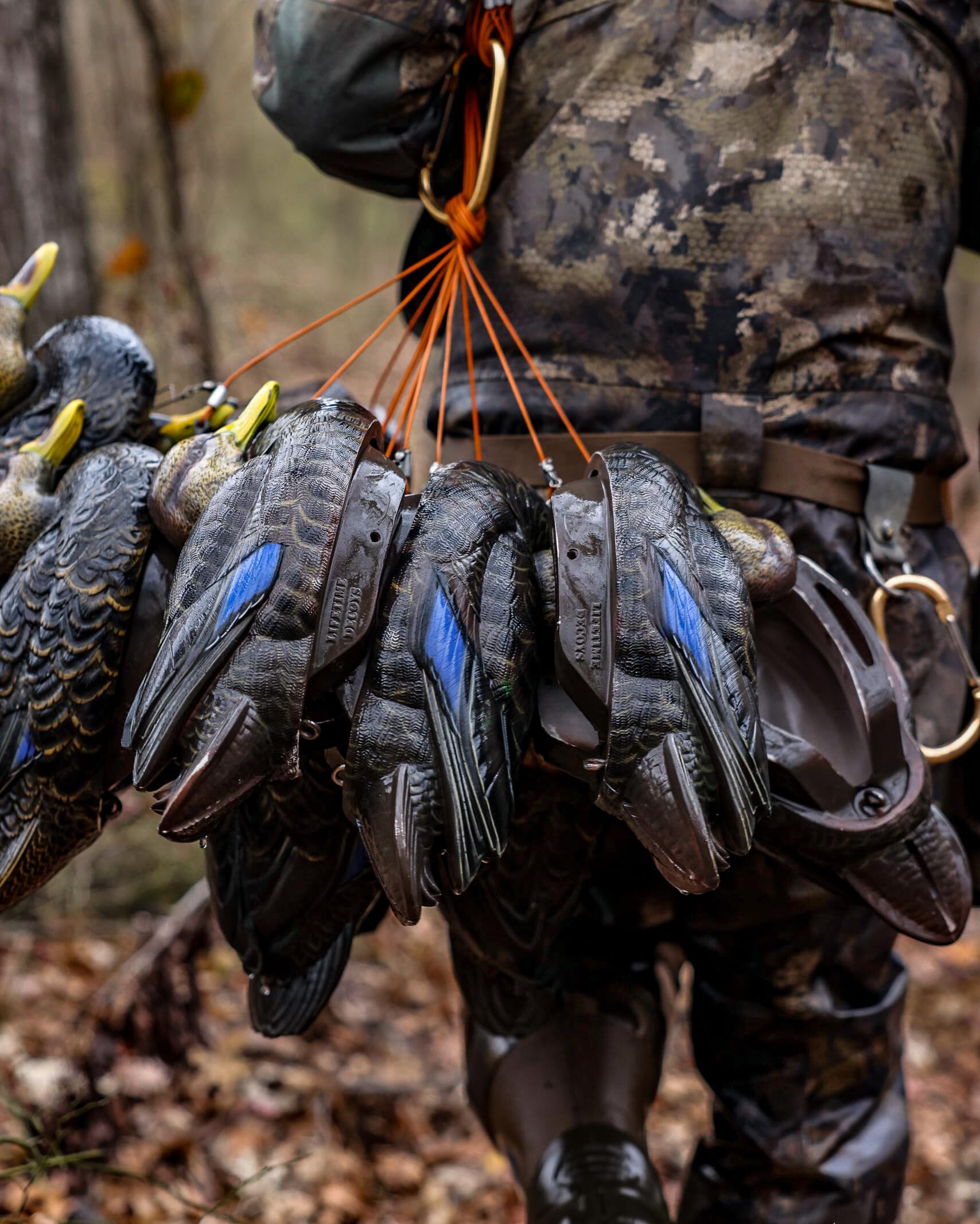Lifetime Decoys PVC-coated steel cable assembly resists tangles and rust.