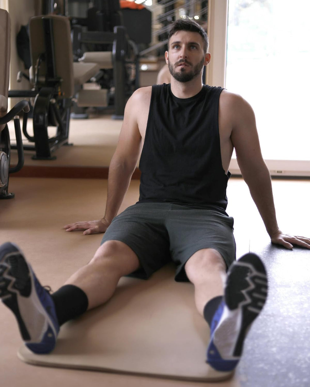 Liloak sweatshorts 7-inch inseam close-up emphasizes lightweight fabric and comfort.