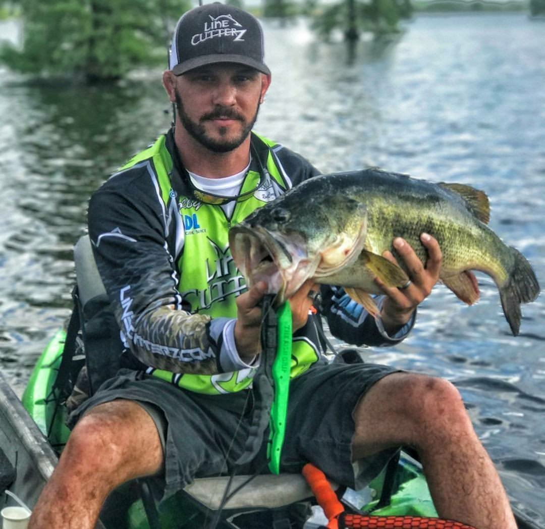 LINE CUTTERZ in-action on a boat shows safe handling of catches.