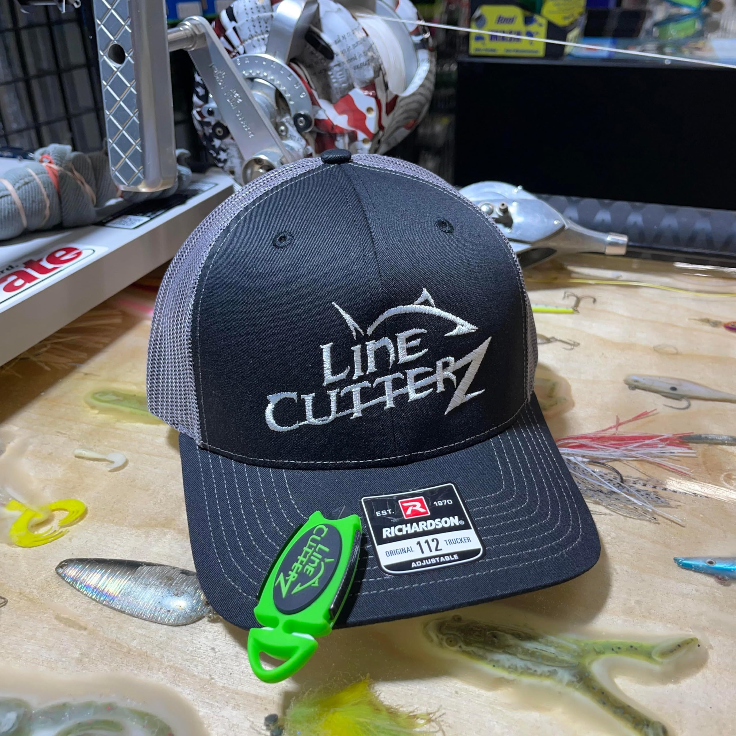 LINE CUTTERZ cutting slot handles mono, fluorocarbon, braided lines.
