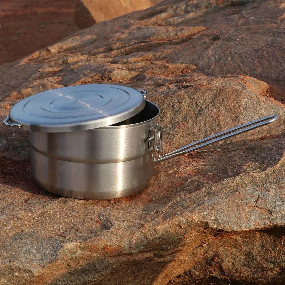 Lixada pot with scale marks to monitor water or portions.