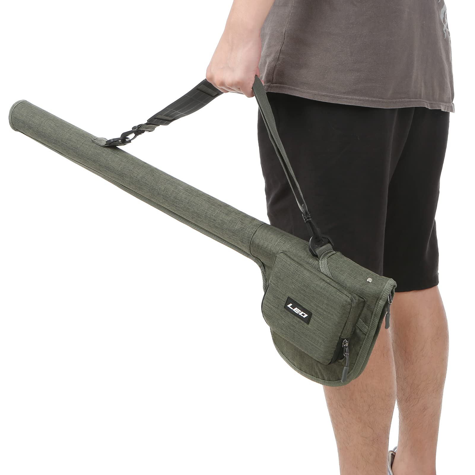 Zipper opening allows quick access to rod and reel.