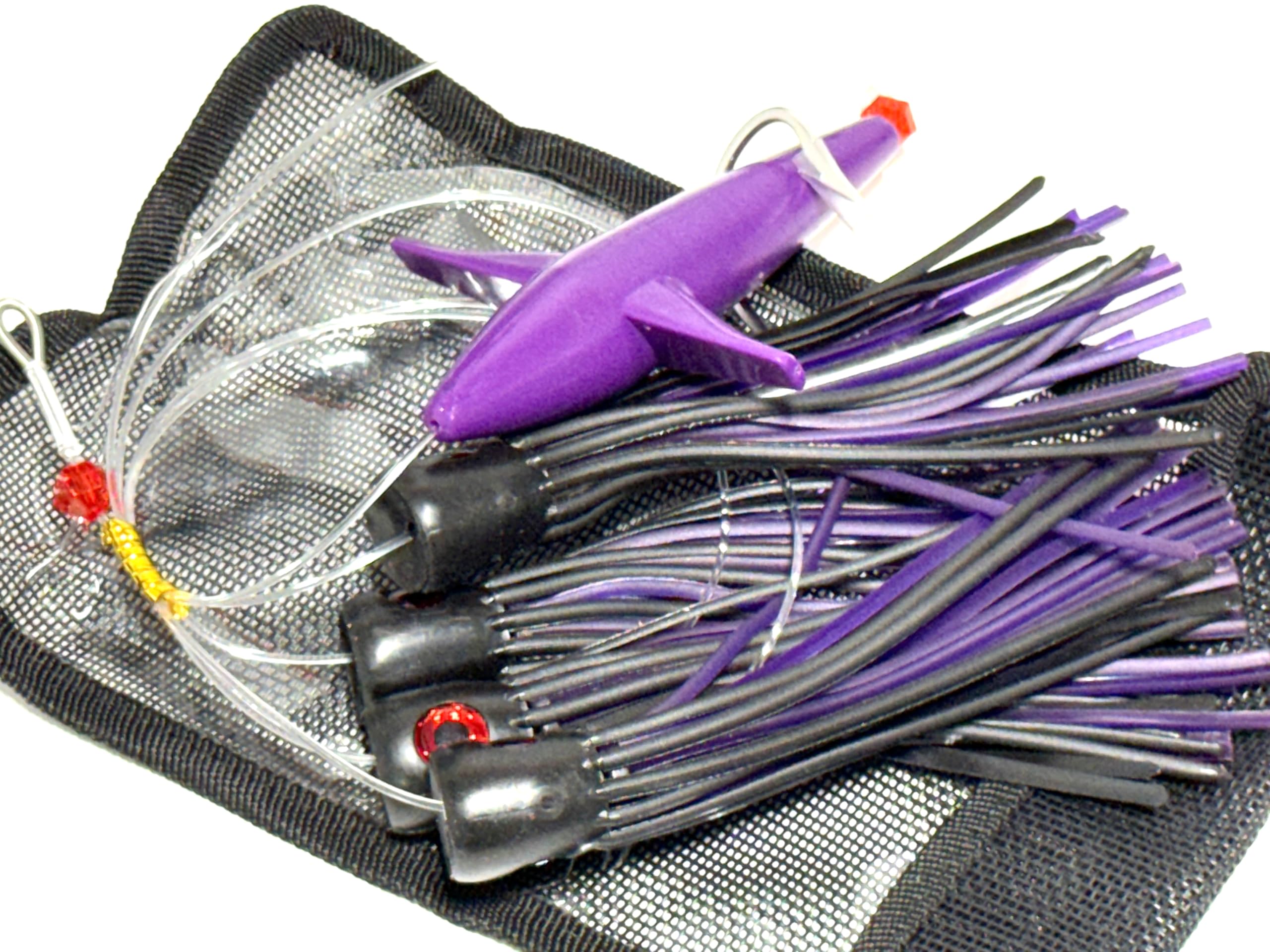 Lobo Lures 245 UV Refractive Technology head glowing to attract pelagics.