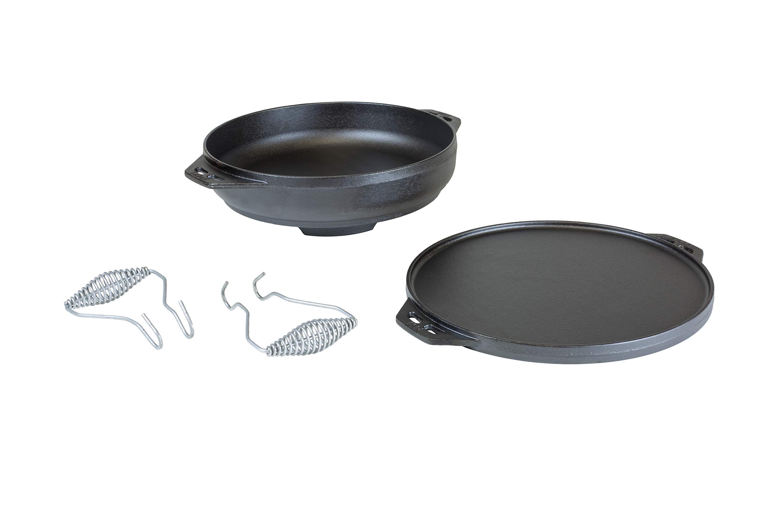 Lodge 6.8-quart wok-skiltlet for large batches and even heat distribution.