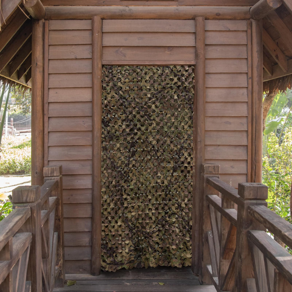 LOOGU camo netting coverage assembly reveals lightweight waterproof fabric and secure concealment.