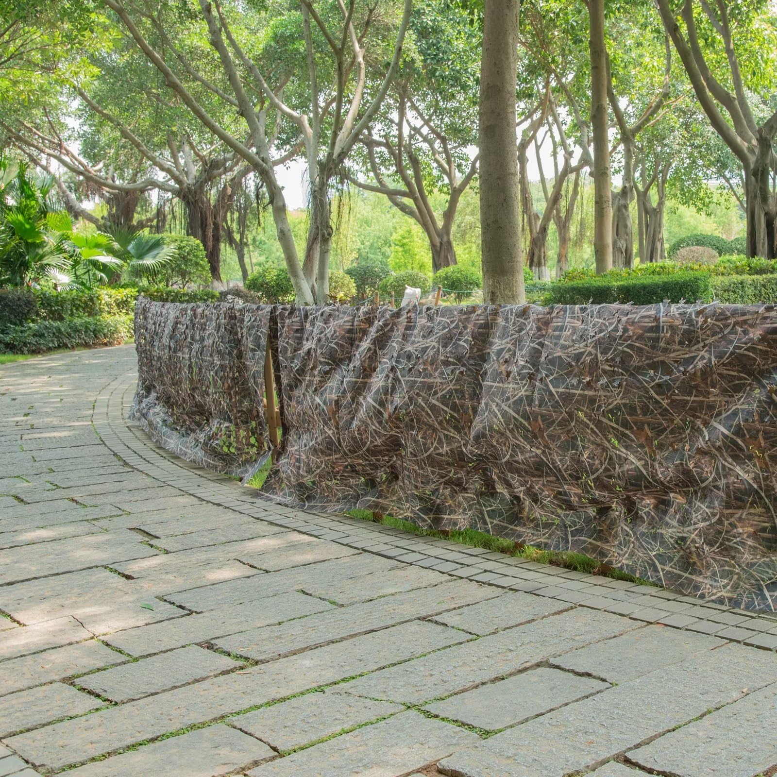 LOOGU Camo Netting sunshade-use demonstrates versatile shading and privacy for outdoor spaces