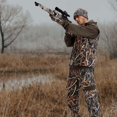 LOOGU Men's fleece-lined camo hunting pants back pocket detail for essentials