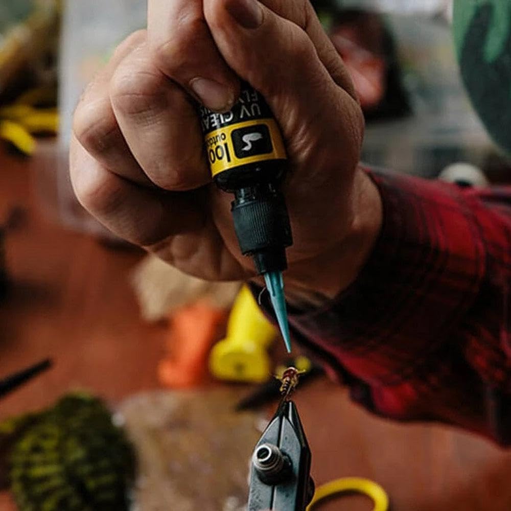 Tapered tip for clog-free tying