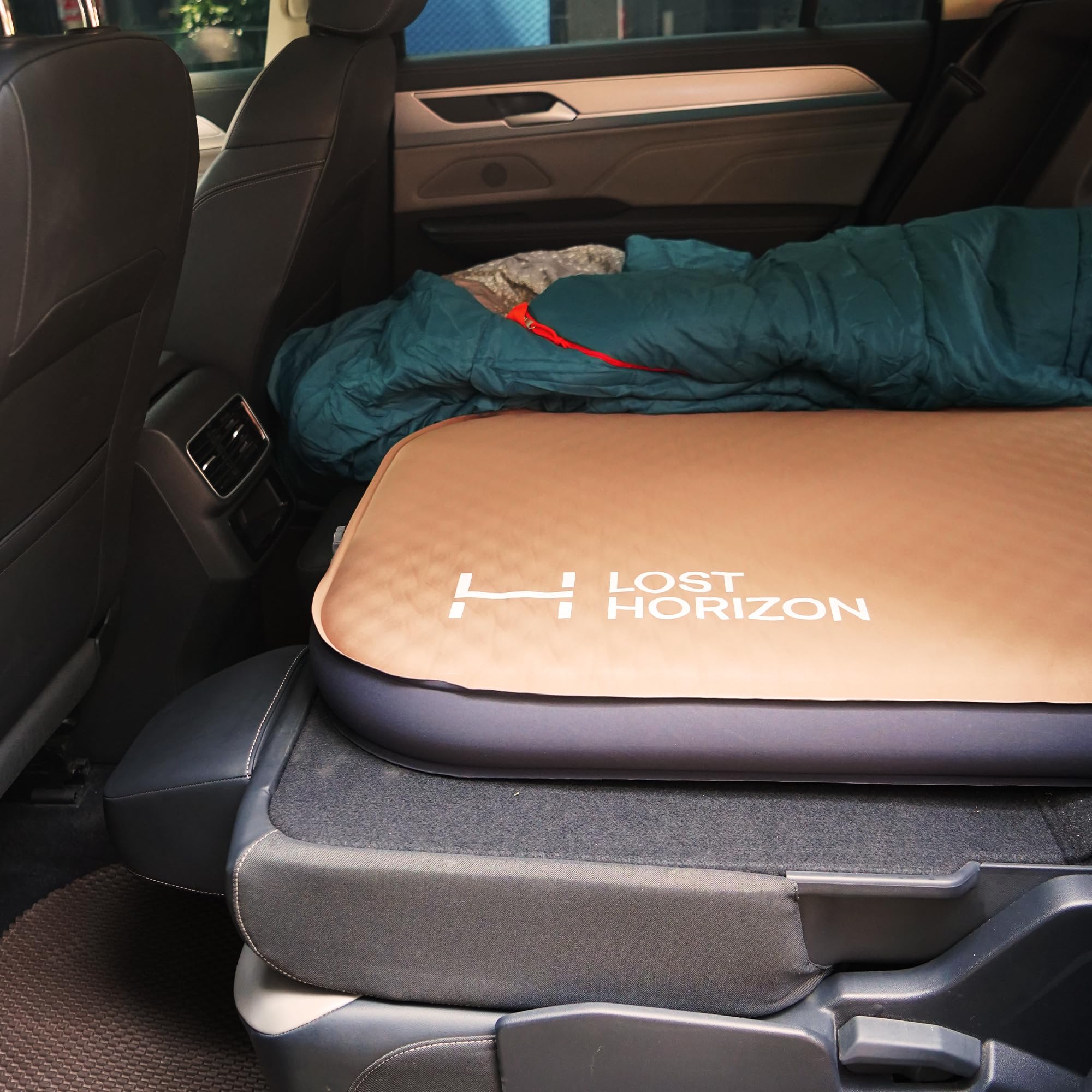 LOSTHORIZON Slim Single in-tent setup for space-saving sleeping.