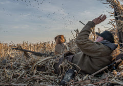 Lucky Duck Gear Down Blind 3.0 reversible blanket provides right or left handed versatility