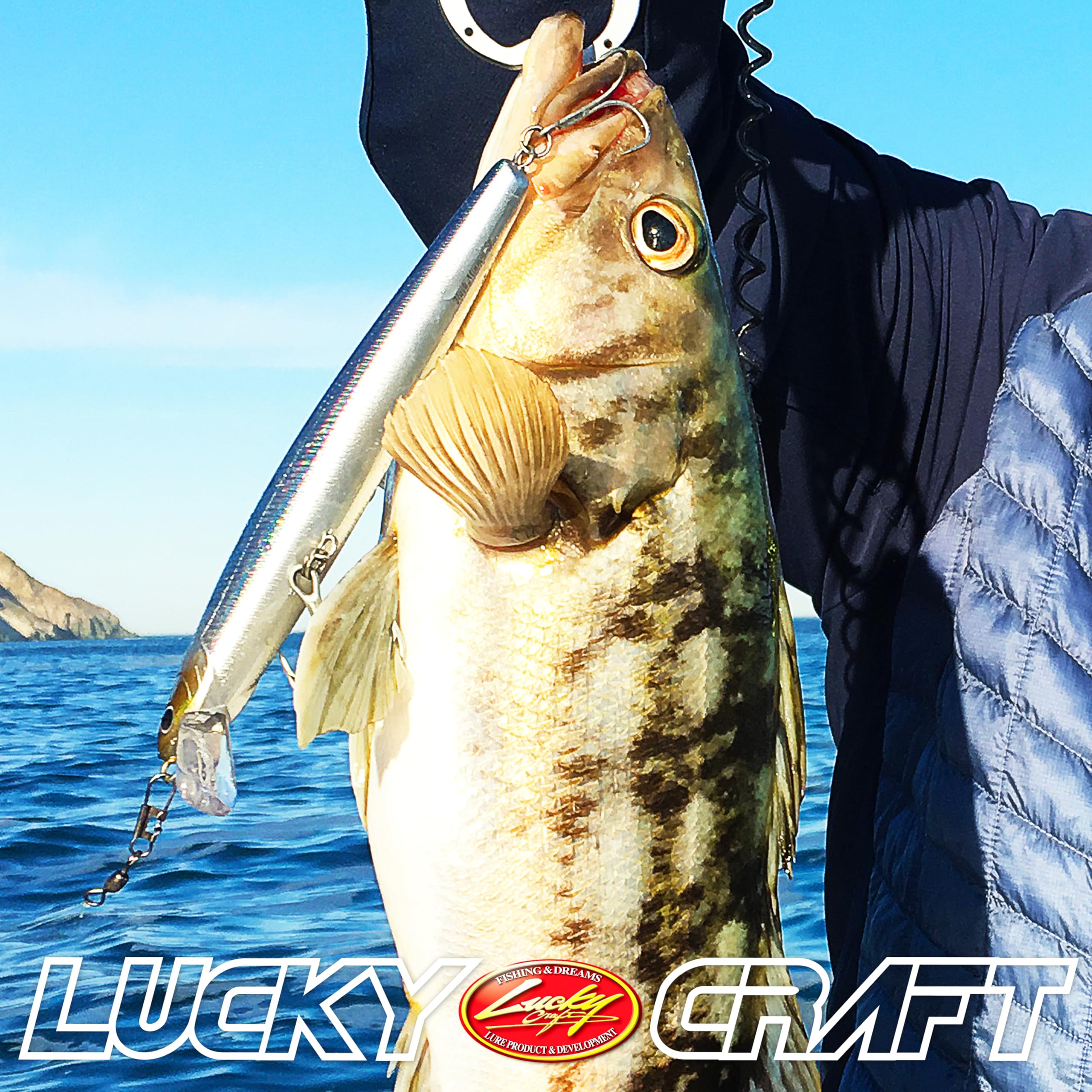 Detail view of premium VMC hooks on FlashMinnow 150SR