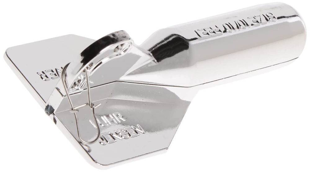 Luhr Jensen Jet Diver Silver 10ft diving action image shows how it clears bottom structure.