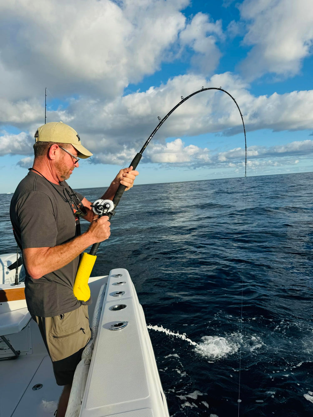 Luna Sea Cush-It ergonomic design enhances stability and control on the water.
