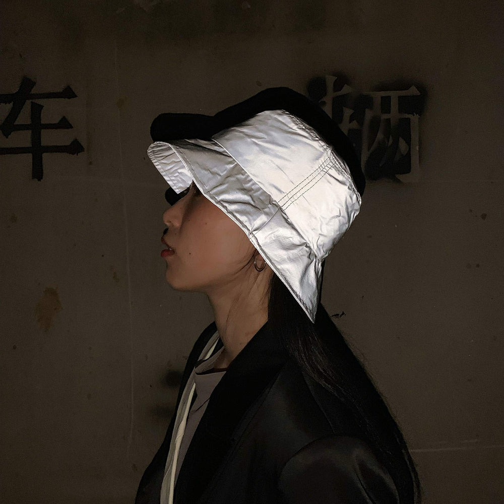 LZLRUN reflective fisherman's hat side angle highlights color-shifting effect.