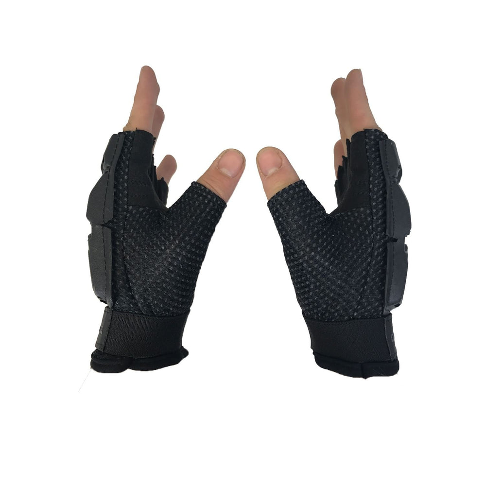 Maddog adjustable strap system closeup reveals secure, customizable fit