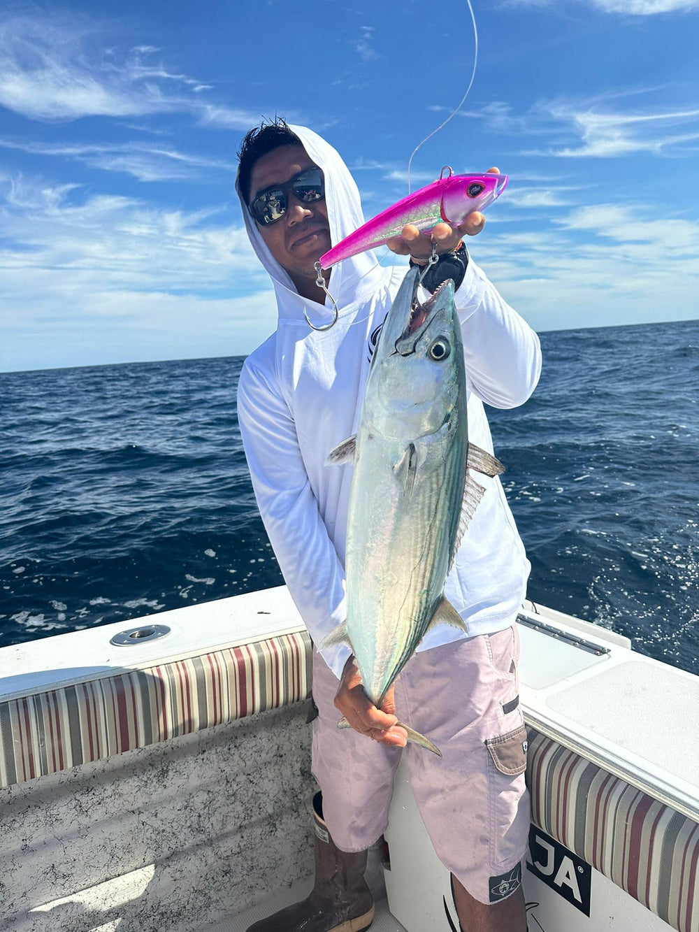 MagBay Lures RM9 UV pink in-hand displays durable design and vibrant color