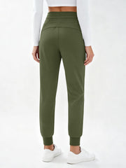 MAGCOMSEN joggers highlight two deep pockets for securing essentials.