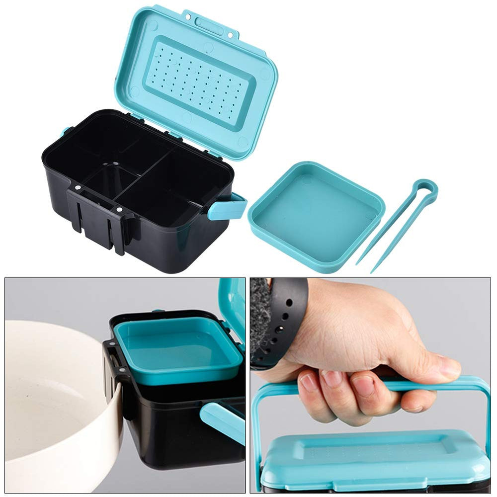 Portable tackle box with carrying handle