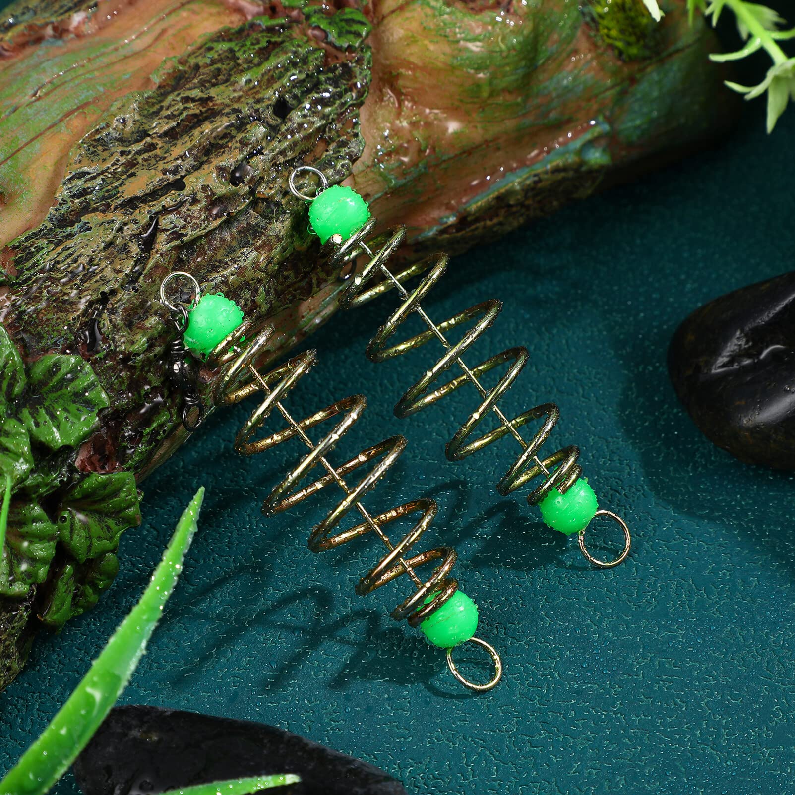 In-Use Shot: MAGICLULU 12-Piece Bait Cage Spring Feeder