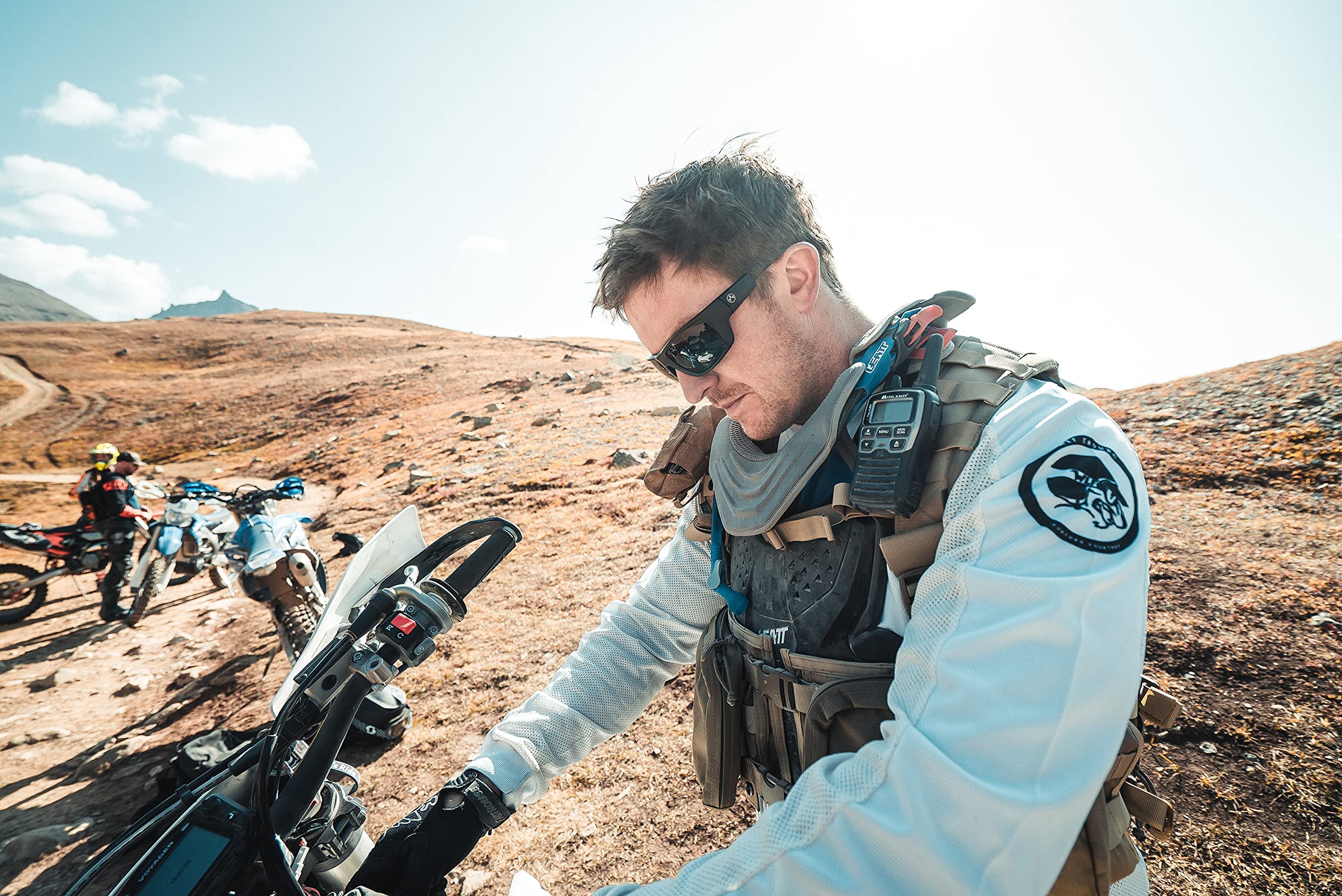 Magpul Apex anti-slip nose pads keep eyewear in place during movement.