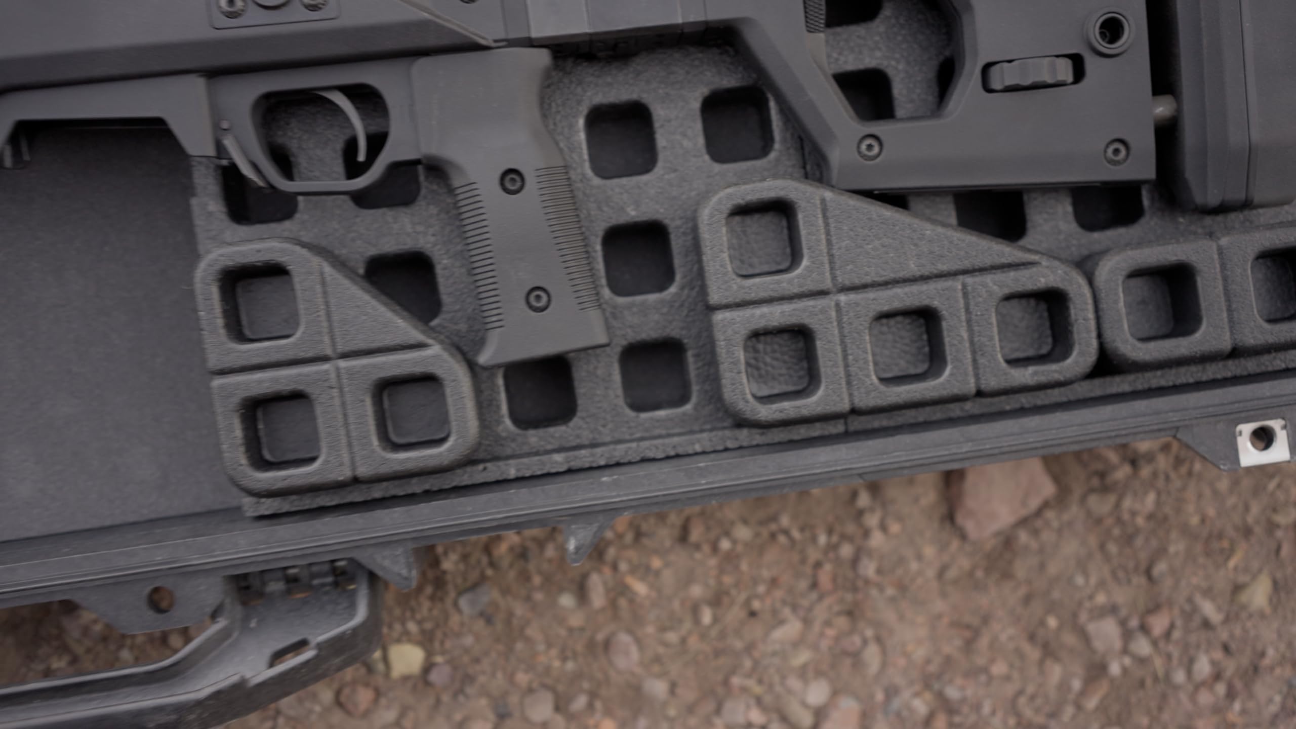 Magpul DAKA Grid 45-degree double block supports compact, versatile layouts.