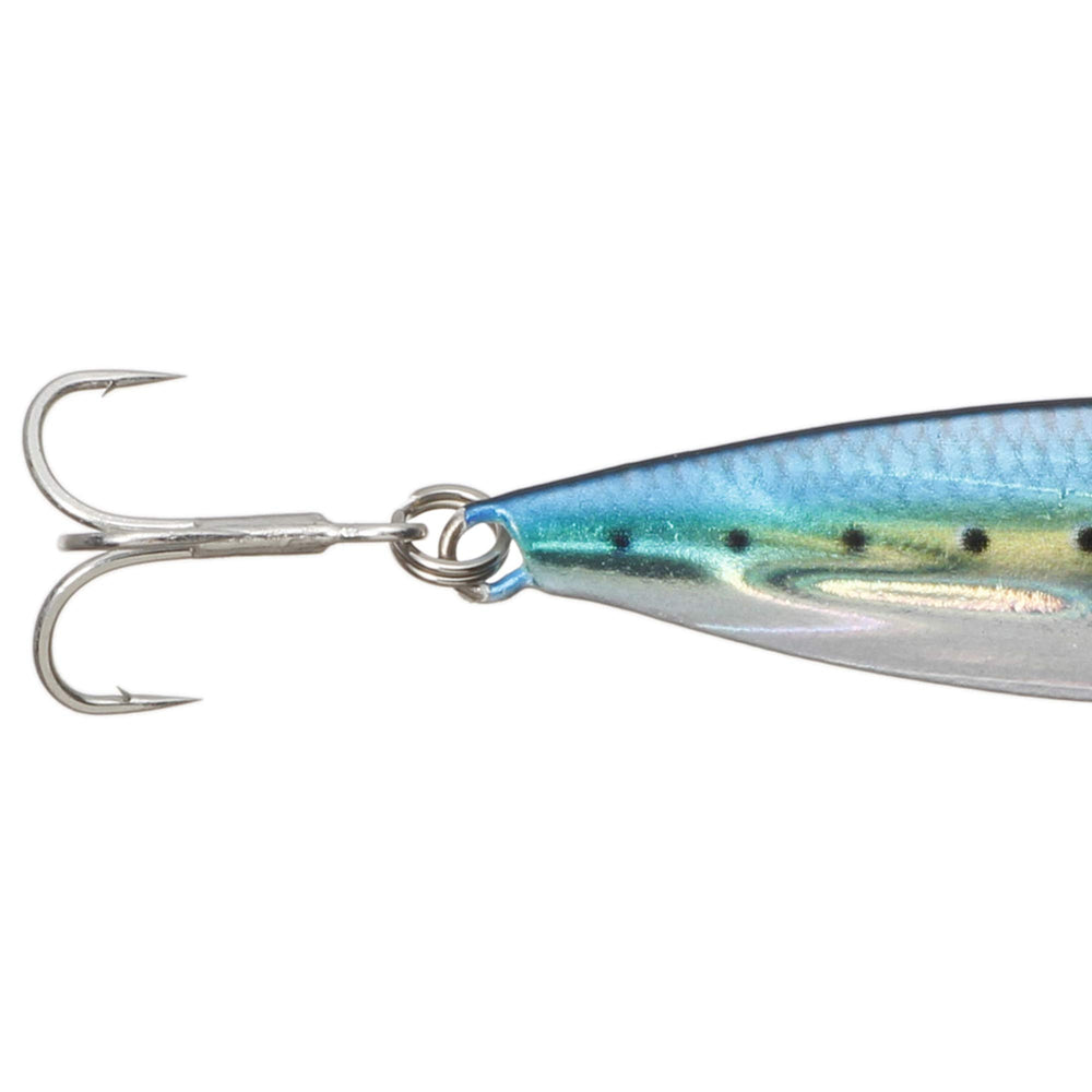 Shore casting action with Jigpara Micro in shallow water